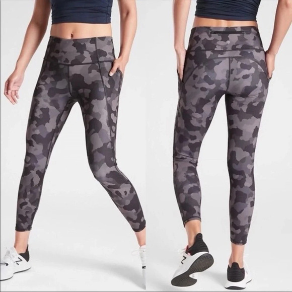 Athleta Supersonic Black Camo Camouflage Lightning 7/8 Tight Leggings Size XS - Picture 1 of 11